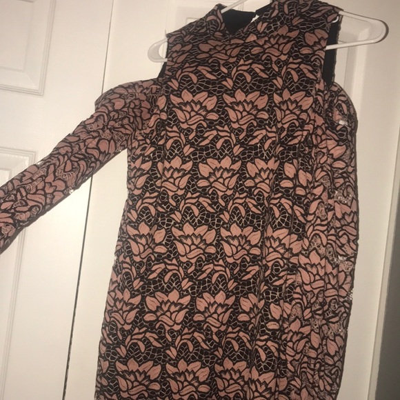 Small Leyden long sleeve cold shoulder dress - Picture 3 of 5